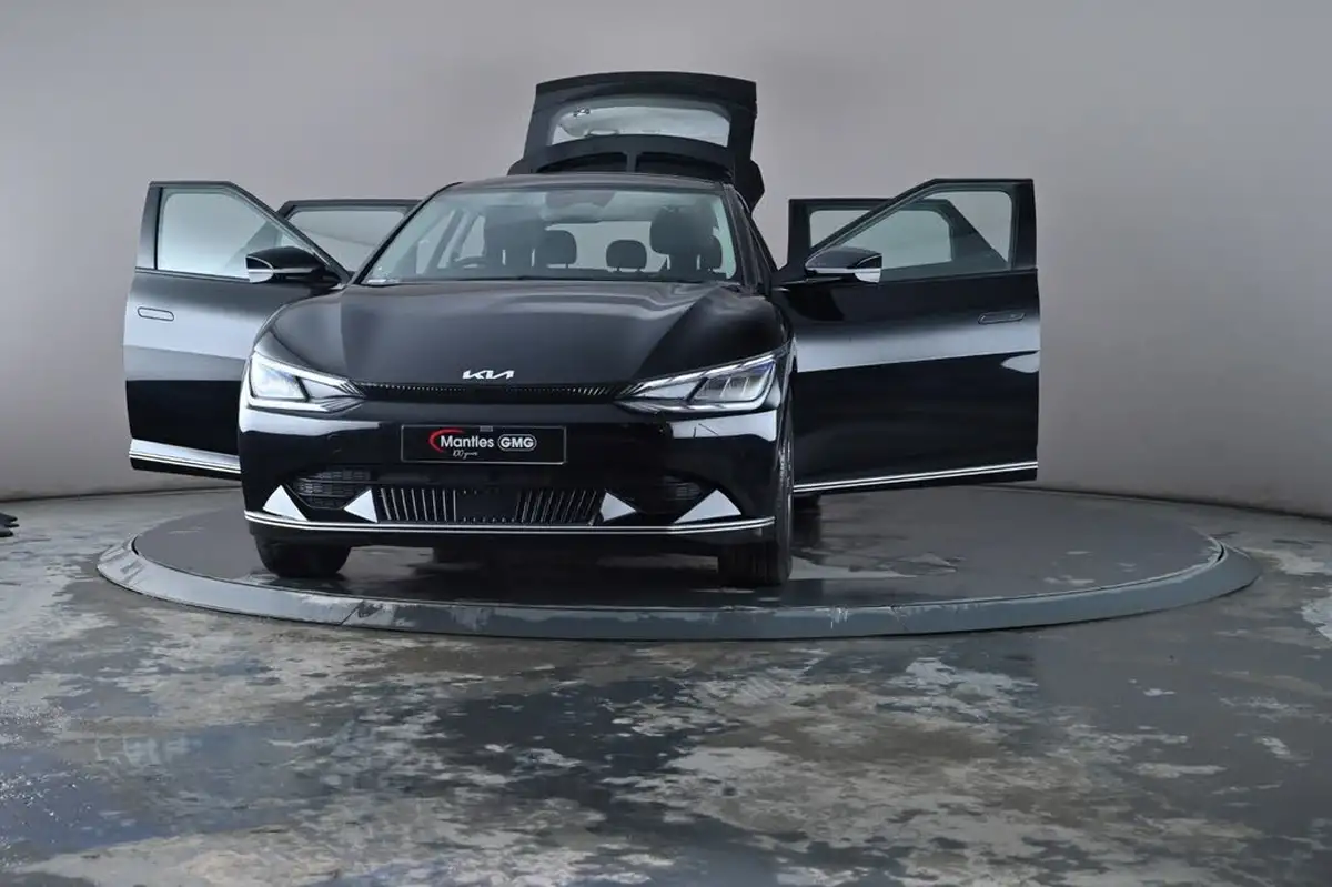 2023-kia-ev6-e-air-big-32