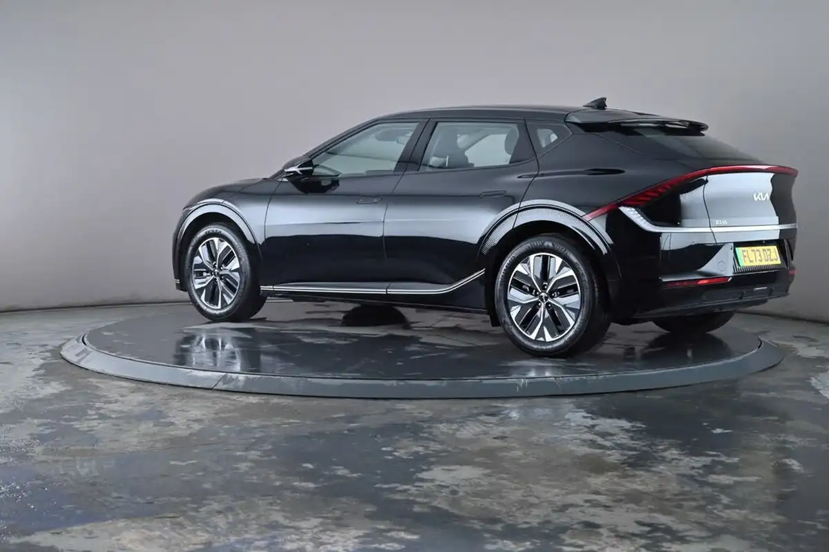 2023-kia-ev6-e-air-big-18