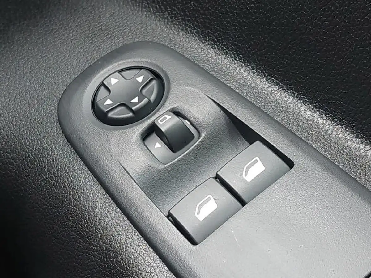 2024-peugeot-partner-15-bluehdi-professional-100pseu6d-big-15