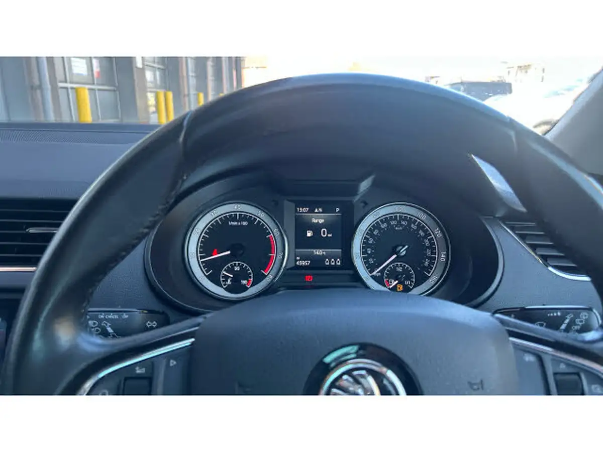 2019-skoda-octavia-15-tsi-se-l-estate-dsg-big-17