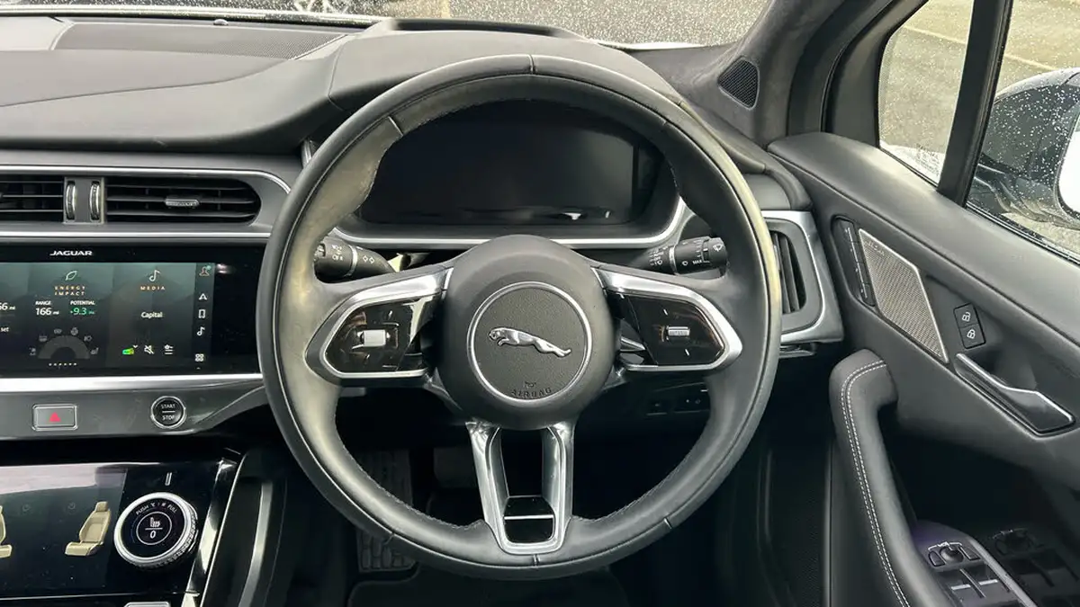 2023-jaguar-i-pace-ev400-r-dynamic-hse-black-big-14