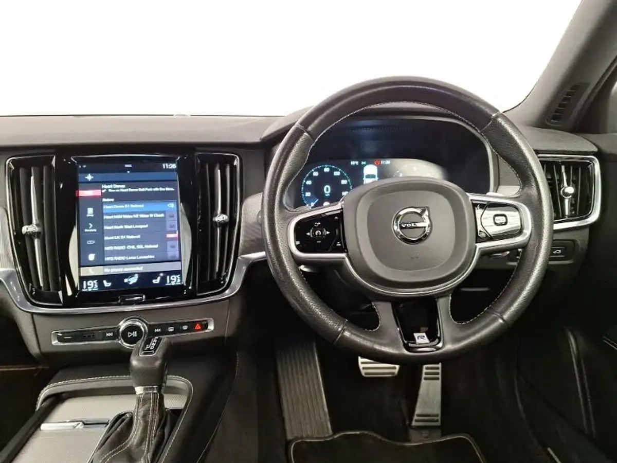 2018-volvo-s90-20td-d4-r-design-big-6