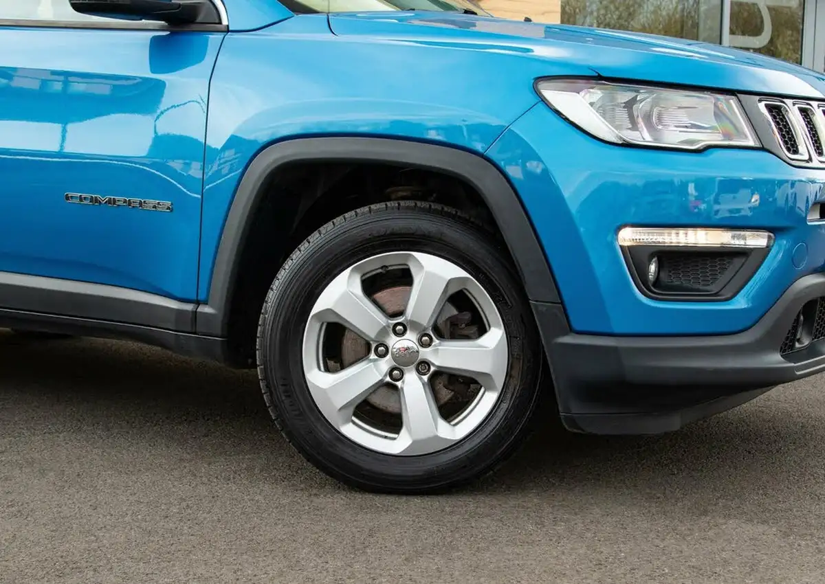 2018-jeep-compass-14-multiair-ii-longitude-big-1