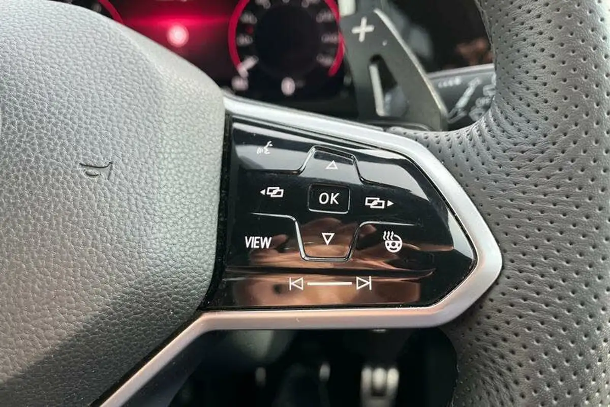 2021-volkswagen-golf-20tdi-gtd-big-36