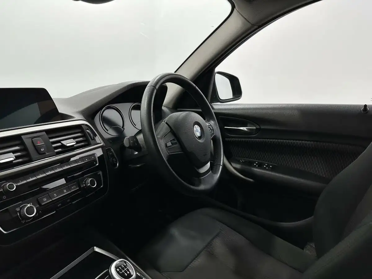 2018-bmw-1-series-20td-118d-se-5d-big-26