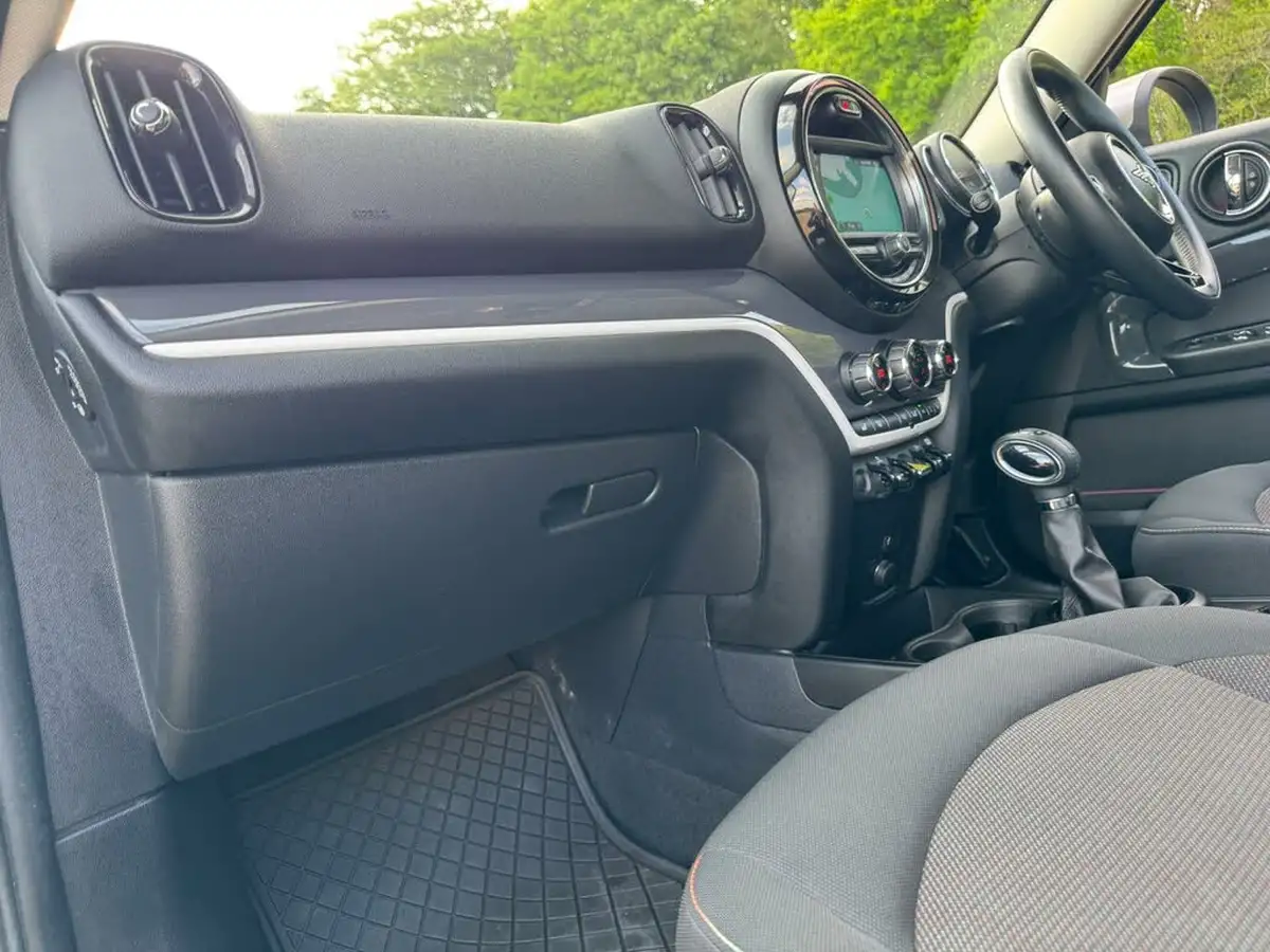 2019-mini-countryman-15-cooper-s-e-phev-classic-big-14