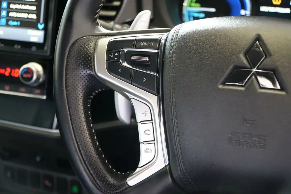2021-mitsubishi-outlander-24-dynamic-phev-big-25