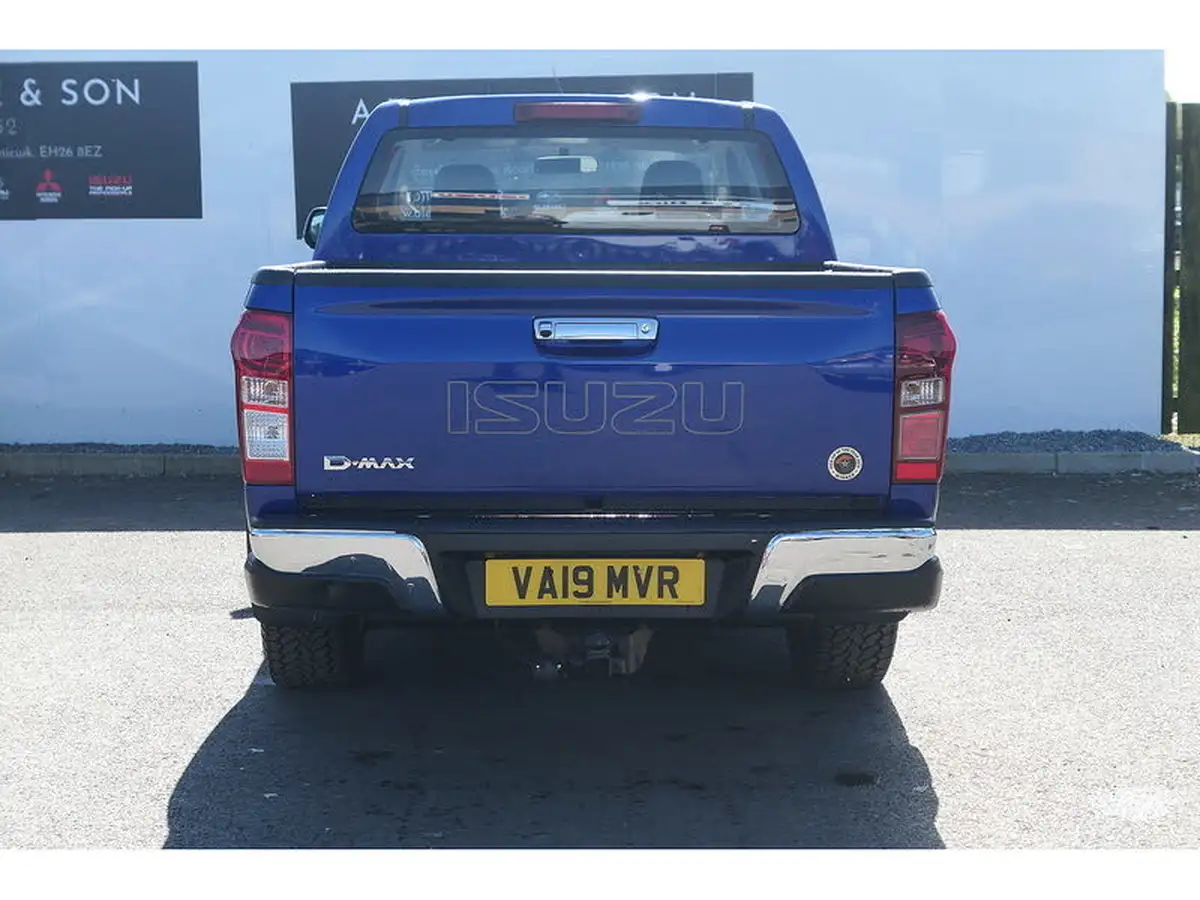 2019-isuzu-d-max-19td-yukon-double-pick-up-big-7