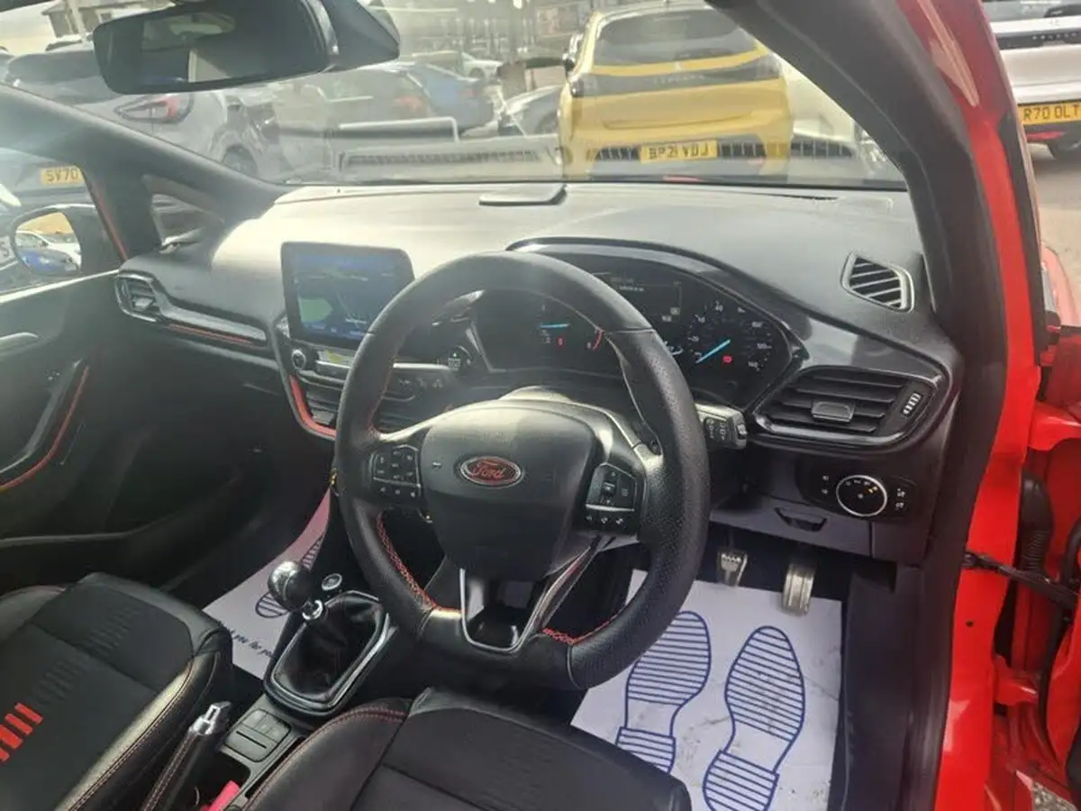 2018-ford-fiesta-big-16