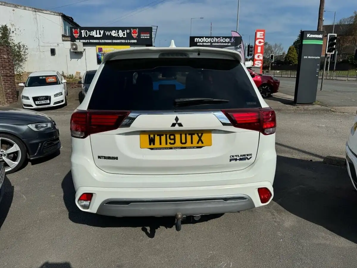2019-mitsubishi-outlander-24-4h-phev-big-10