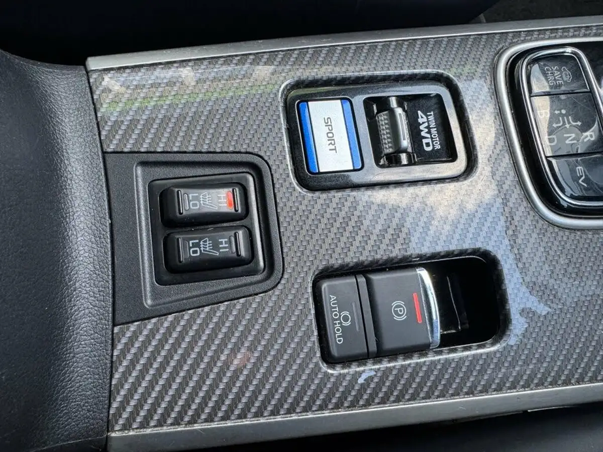 2019-mitsubishi-outlander-24-4h-phev-big-34