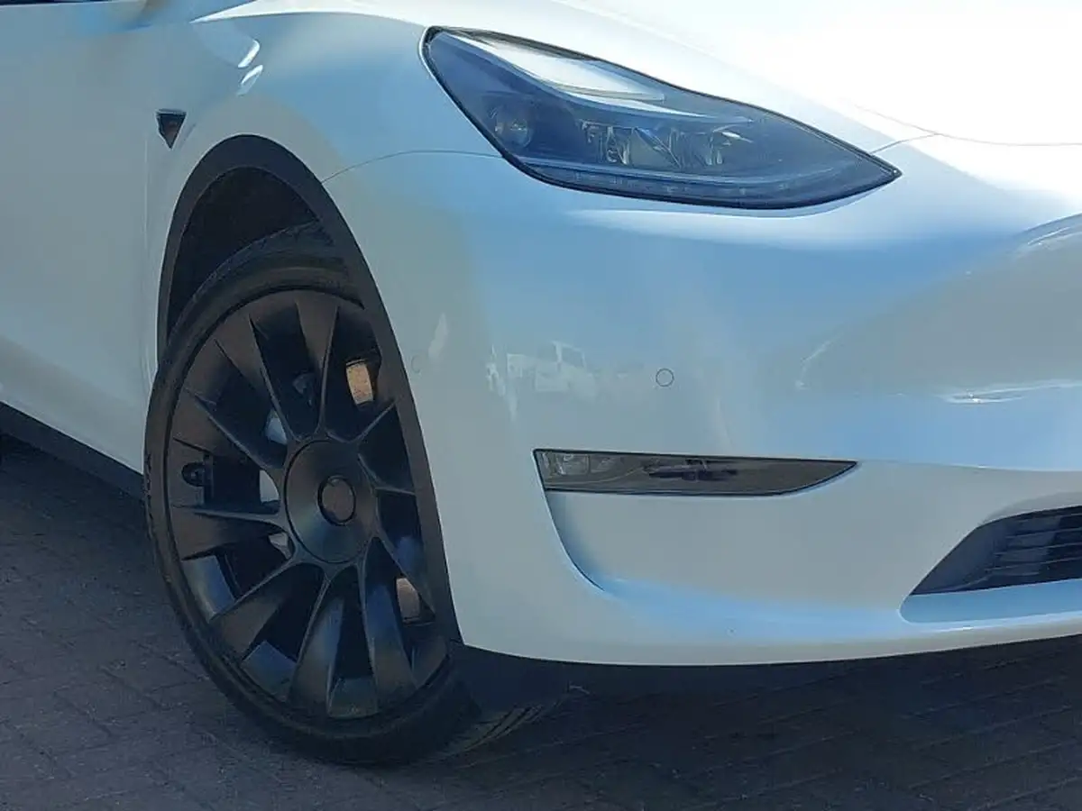 2022-tesla-model-y-e-long-range-big-8