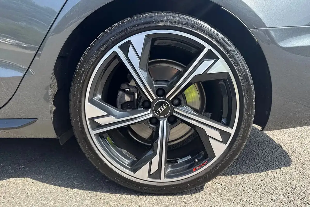 2024-audi-a4-20-40-tfsi-black-edition-big-11