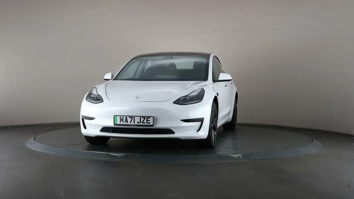 2021-tesla-model-3-e-standard-plus-big-39