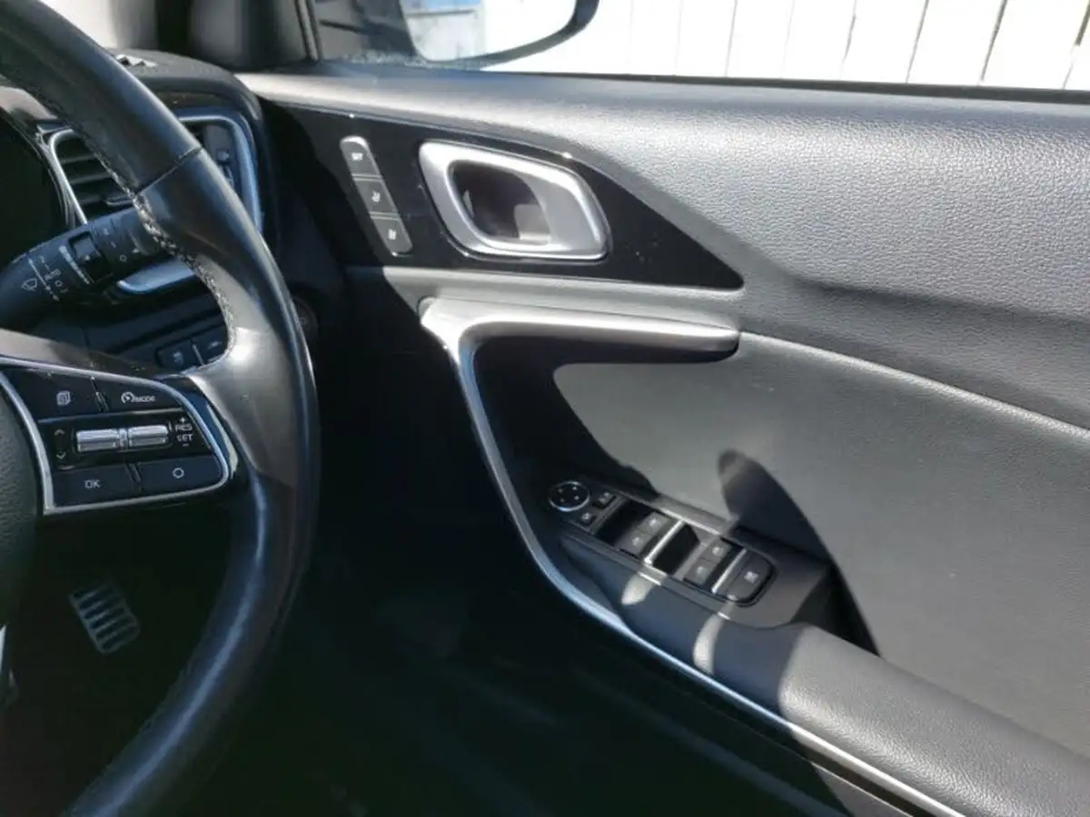 2022-kia-xceed-15-t-gdi-4-big-10