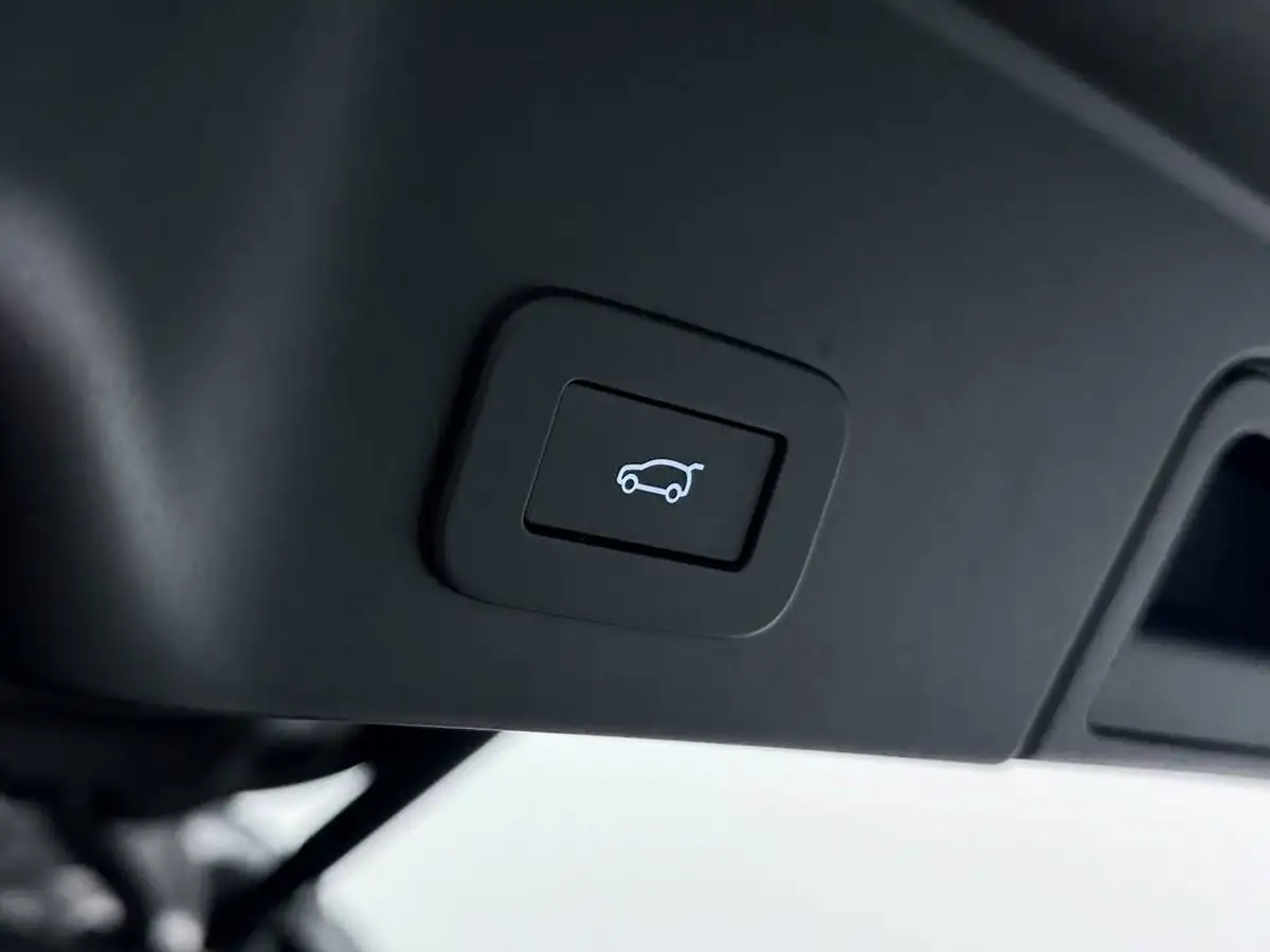 2022-land-rover-range-rover-evoque-15-p300e-r-dynamic-se-big-9