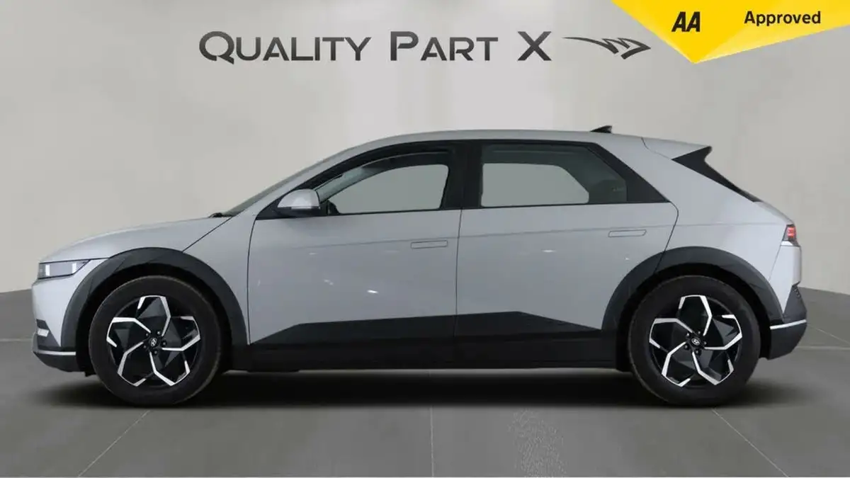 2022-hyundai-ioniq-5-e-se-connect-big-3