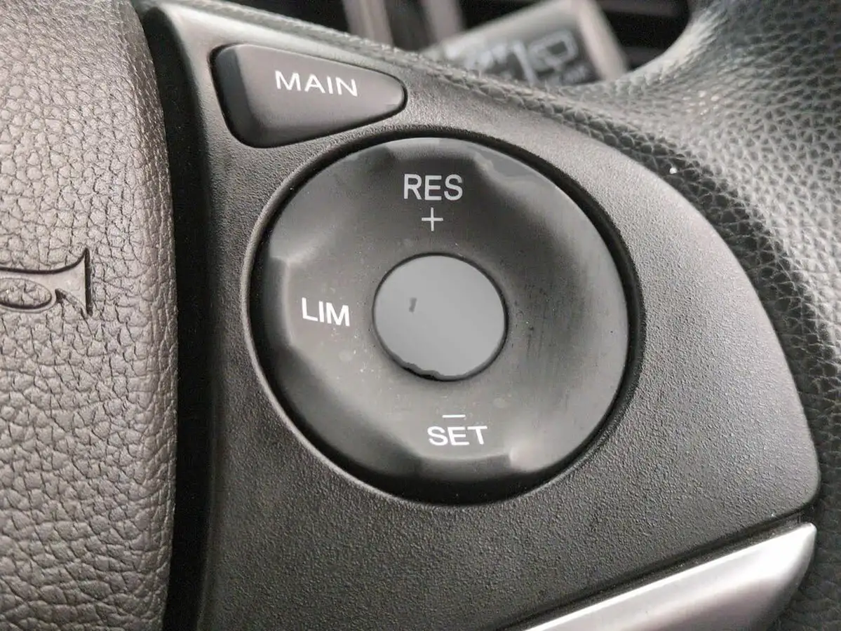 2019-honda-jazz-13-i-vtec-se-navi-big-16