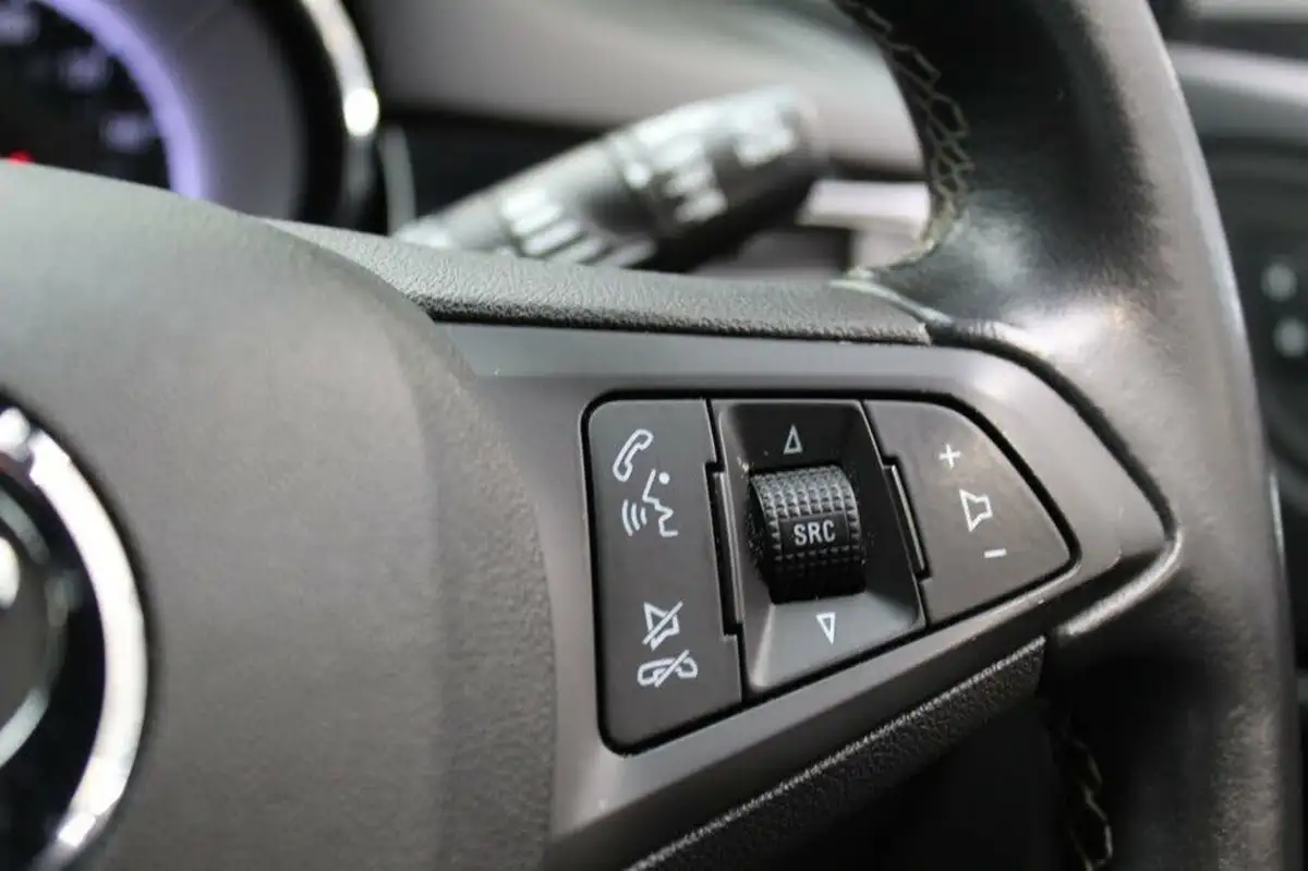 2019-vauxhall-astra-14i-16v-turbo-sri-vx-line-nav-ss-big-33