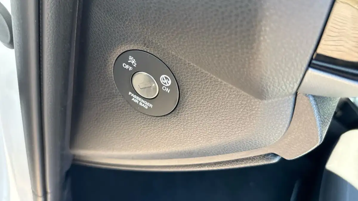 2022-kia-stonic-10-t-gdi-connect-big-18