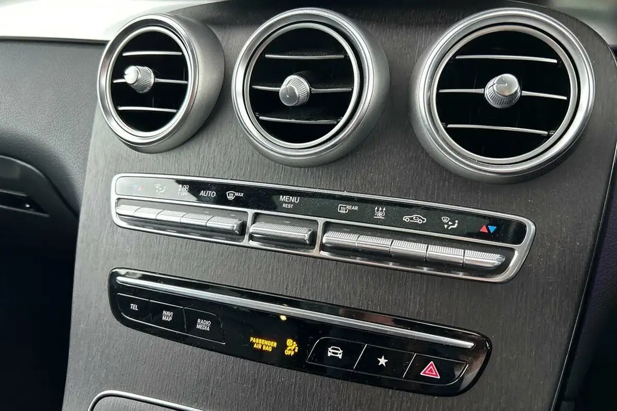 2021-mercedes-benz-glc-class-20-glc300e-amg-line-premium-plus-320ps-station-wagon-5d-big-38