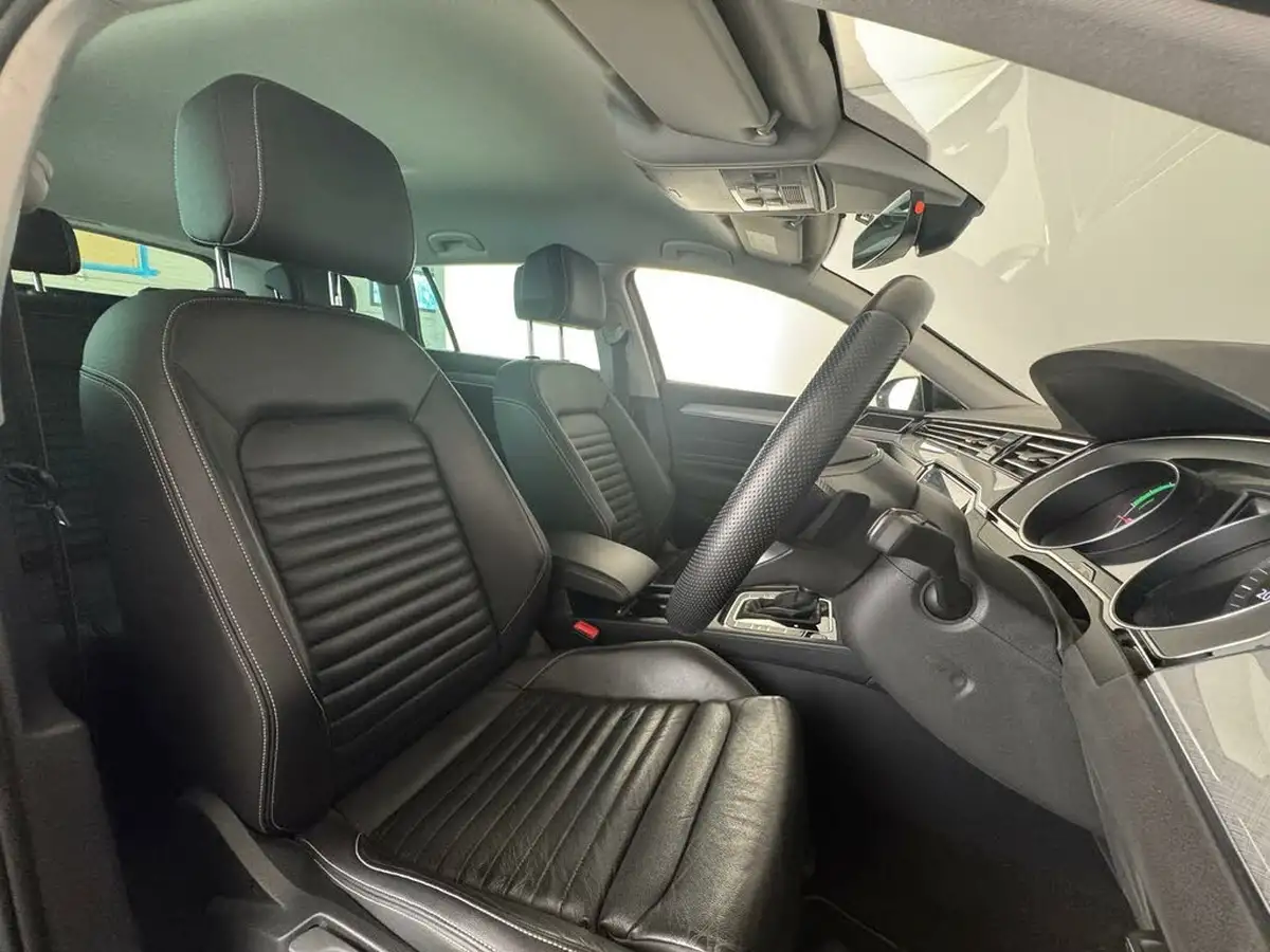 2022-volkswagen-passat-14-tsi-gte-estate-5d-big-12