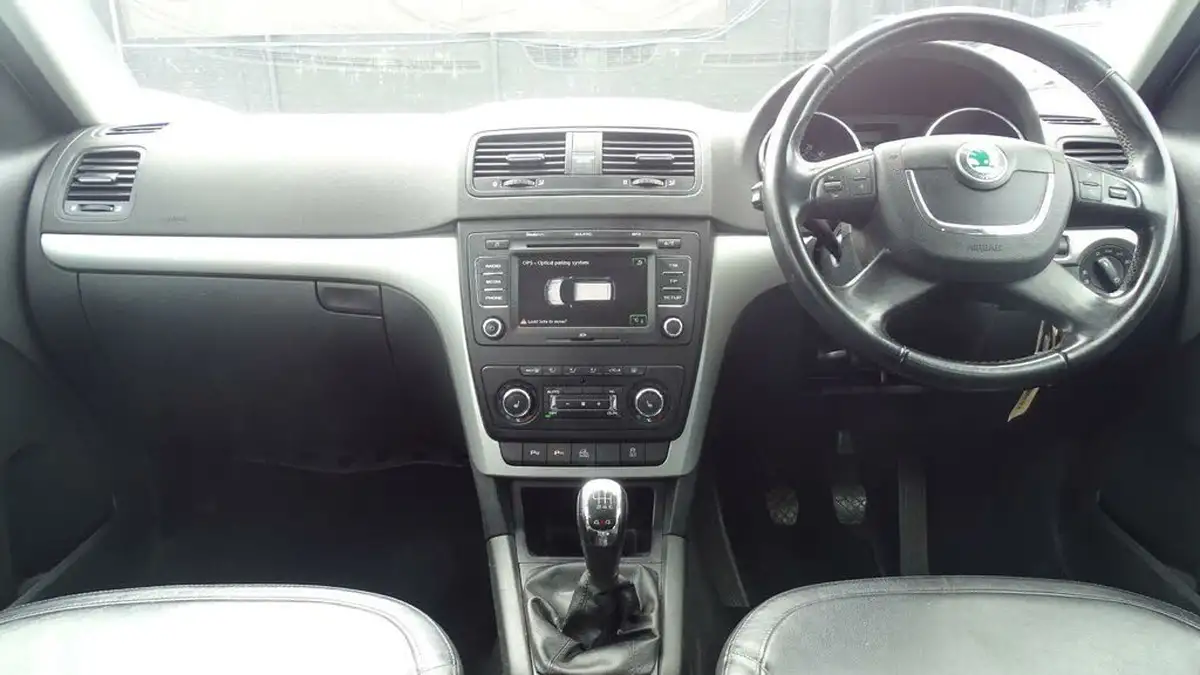 2011-skoda-yeti-20td-elegance-172ps-4x4-big-25