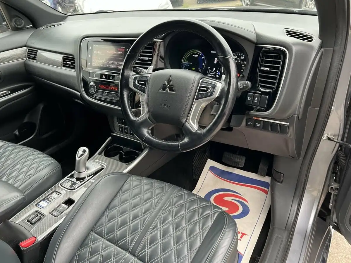 2018-mitsubishi-outlander-24-5h-phev-big-15