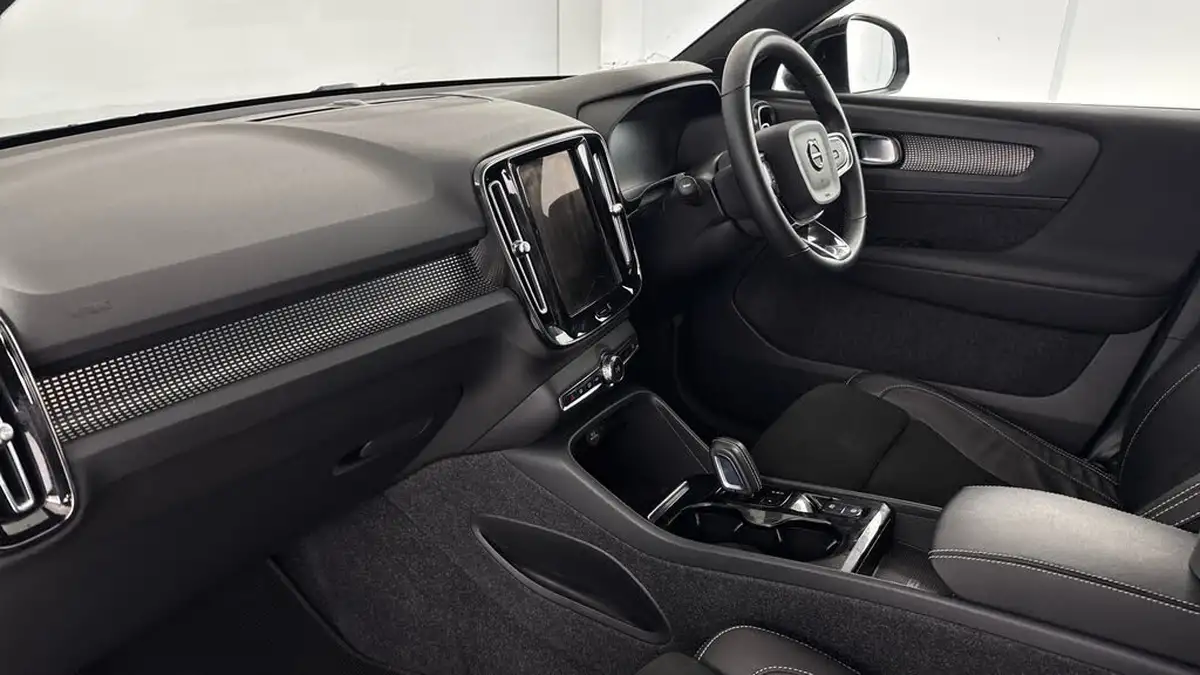 2021-volvo-xc40-15-t5-r-design-262bhp-big-8