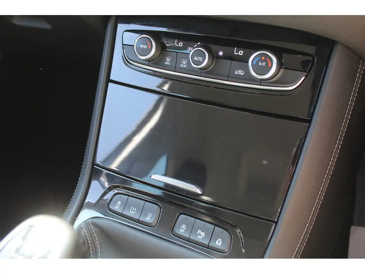 2018-vauxhall-grandland-x-16cdti-se-122ps-ecotec-big-19