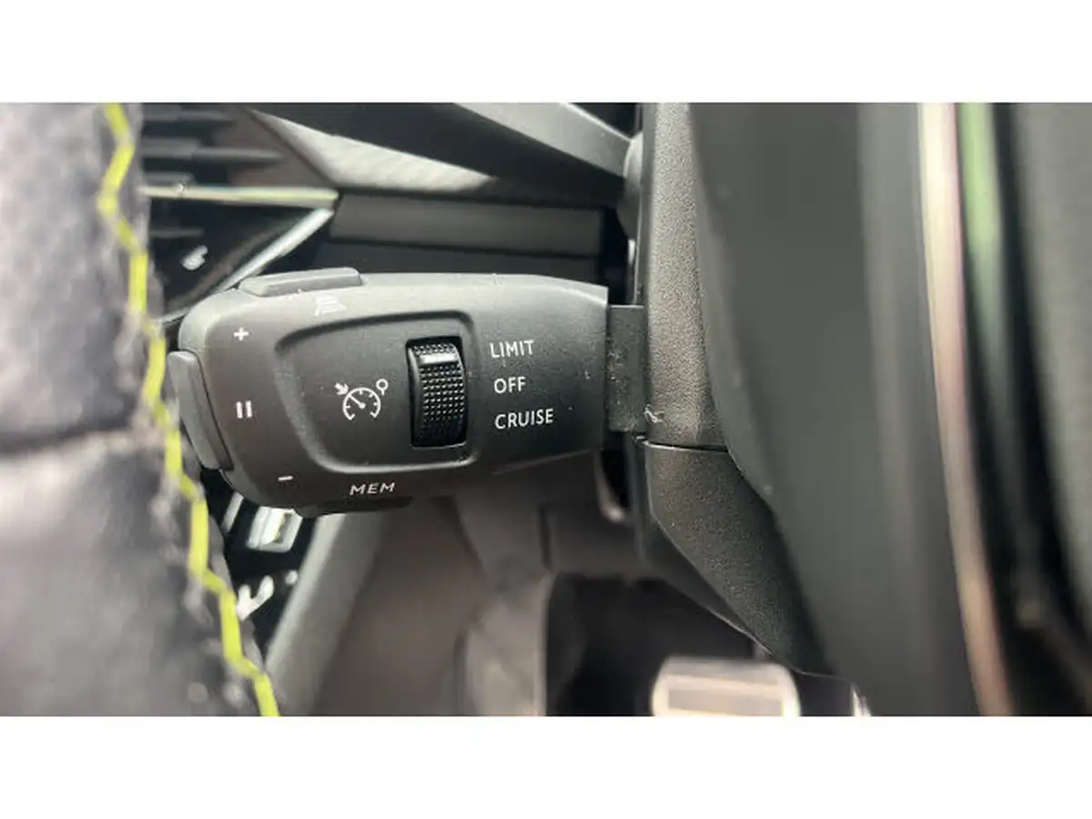2020-peugeot-2008-suv-e-gt-big-40