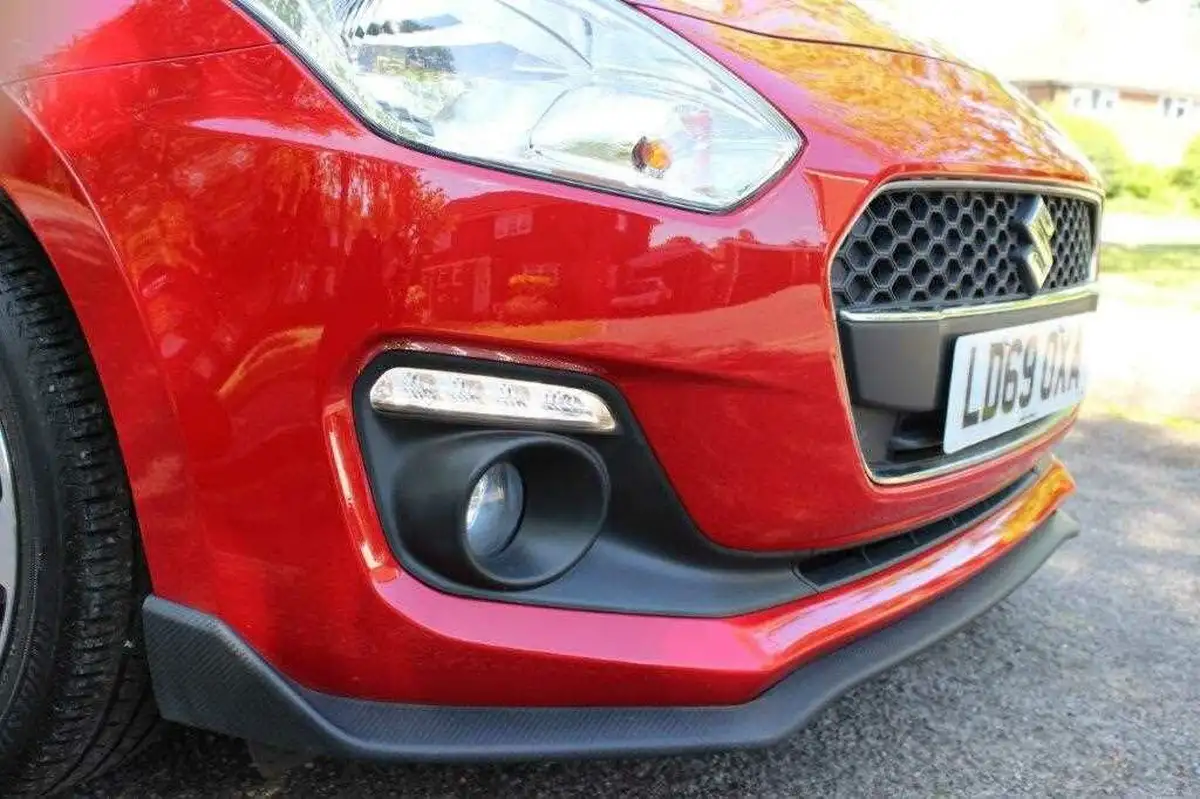 2019-suzuki-swift-12-dualjet-attitude-big-9