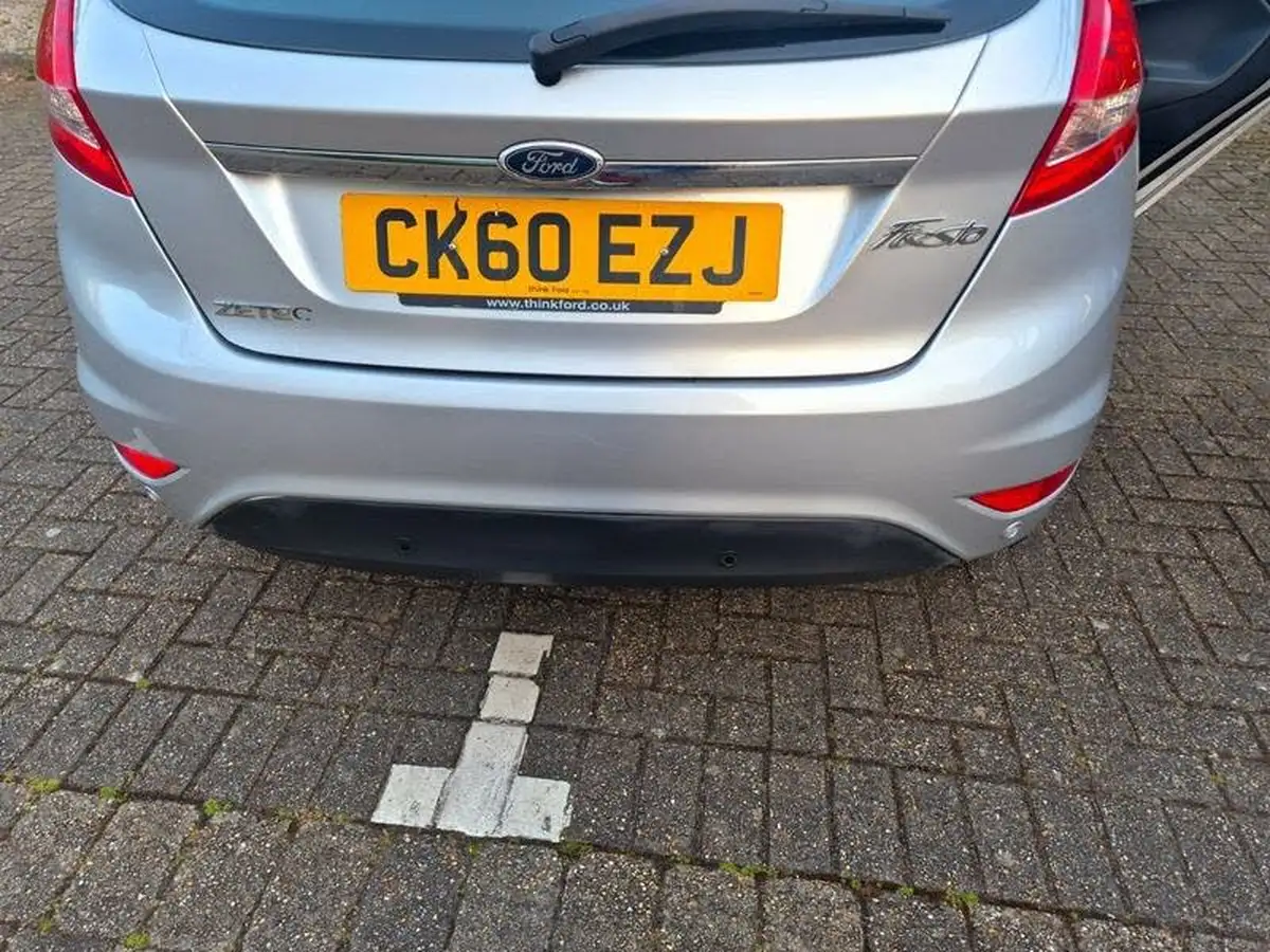 2010-ford-fiesta-14-zetec-96ps-5d-auto-big-21