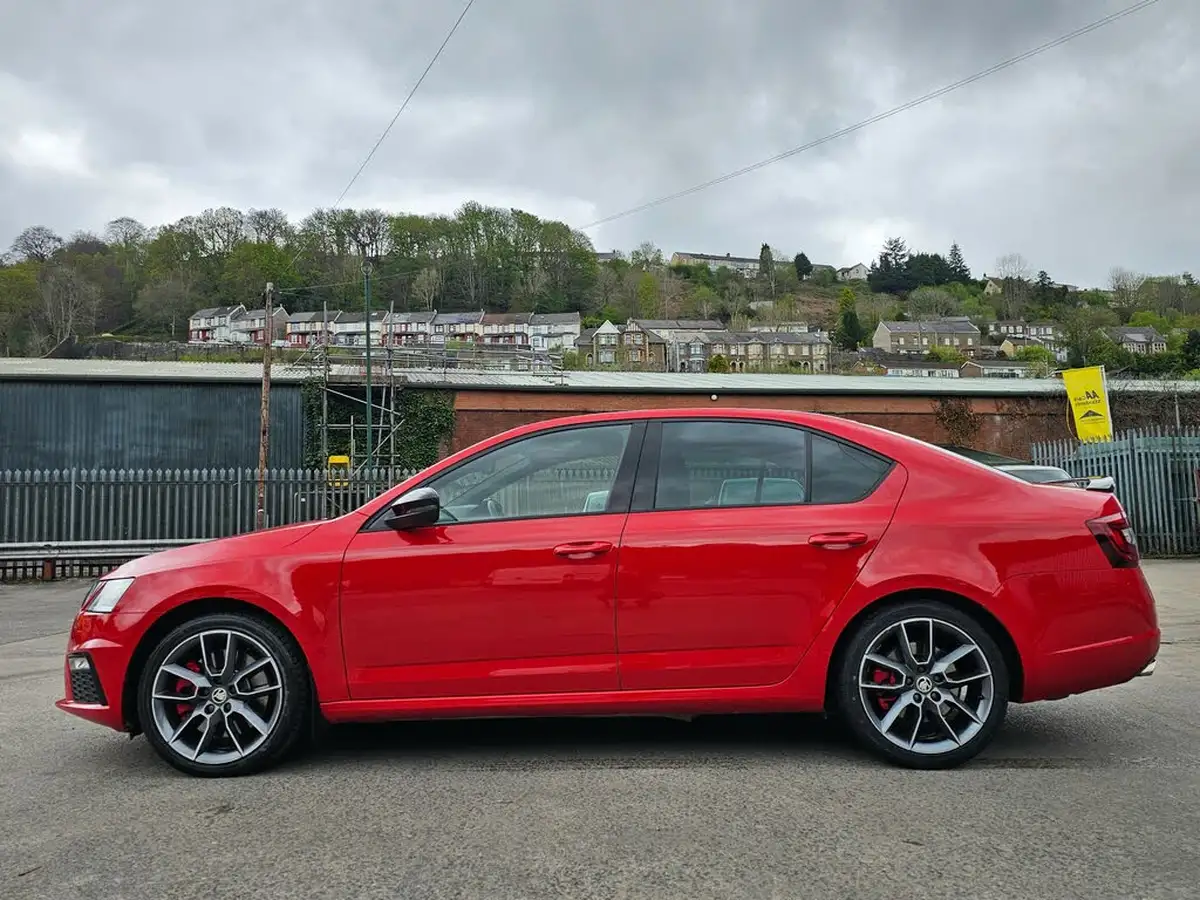 2019-skoda-octavia-20-tsi-vrs-hatchback-dsg-big-24