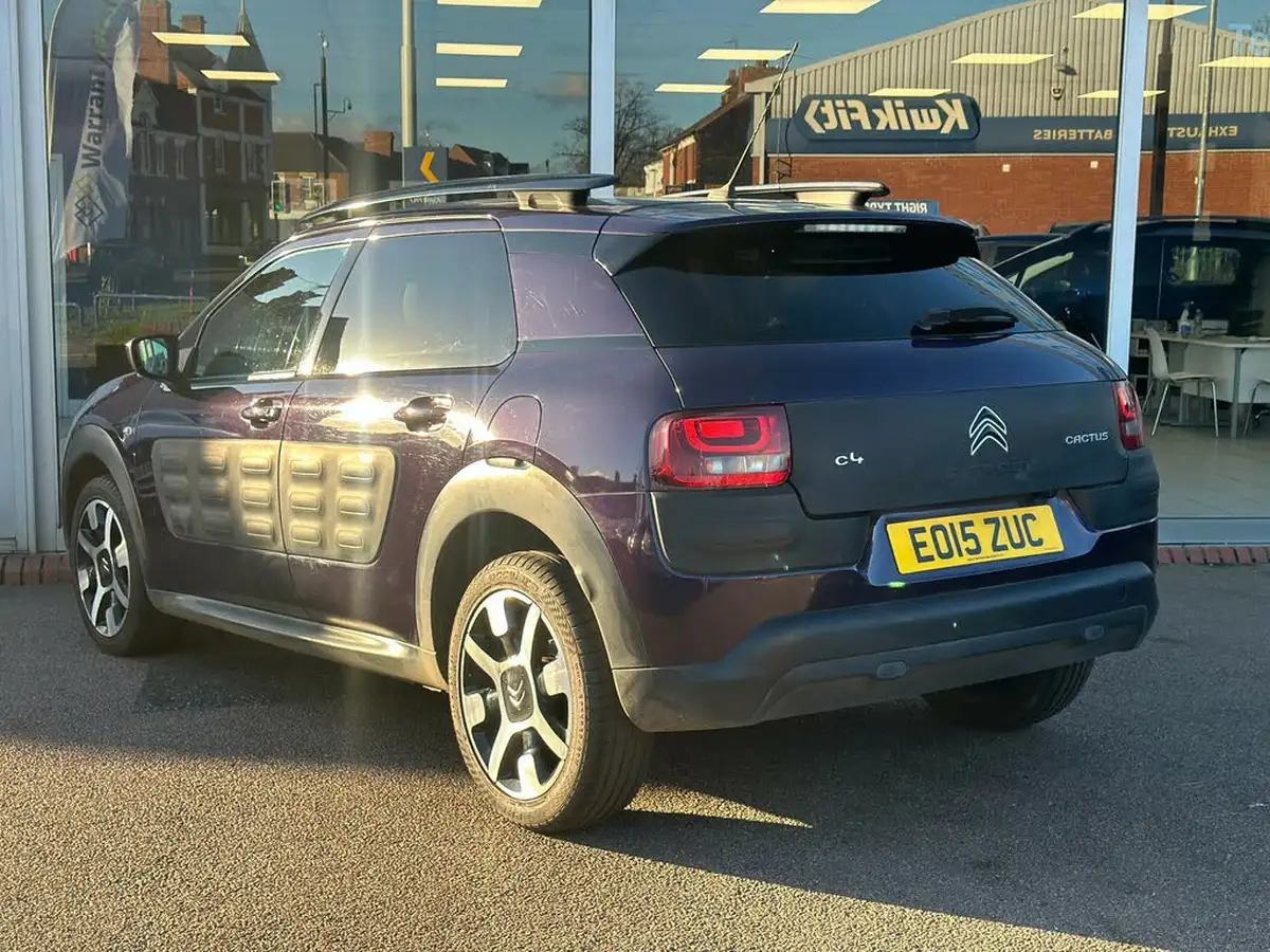 2015-citroen-c4-cactus-16bluehdi-flair-big-3
