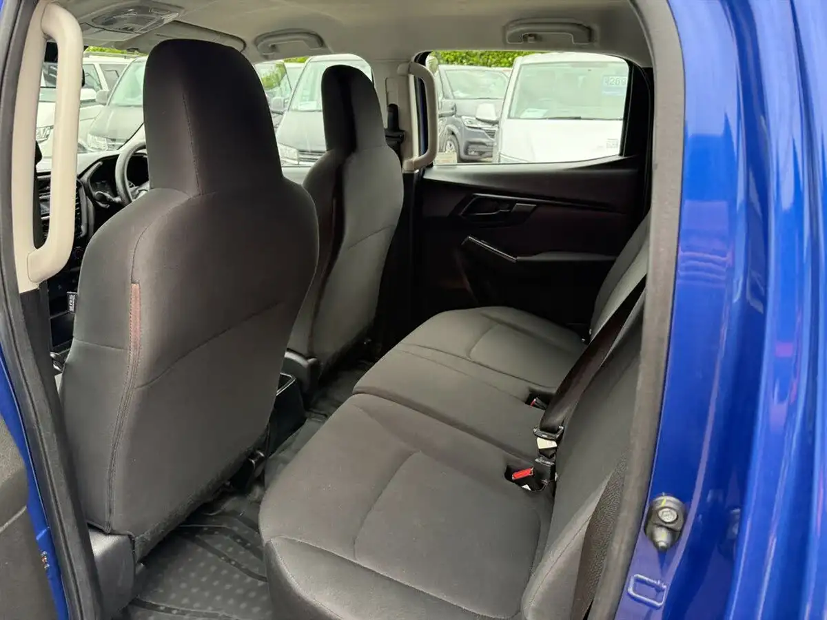 2021-isuzu-d-max-19td-utility-4x4-double-pickup-big-8