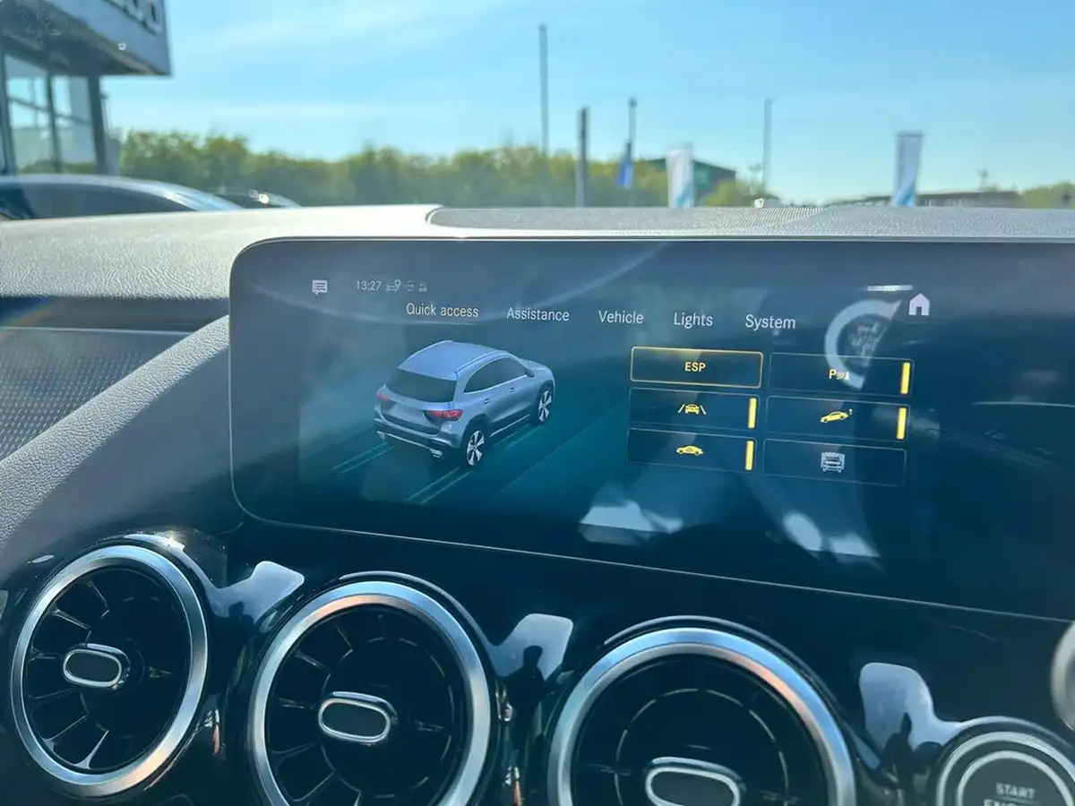 2021-mercedes-benz-gla-class-20d-gla-200d-sport-executive-big-12