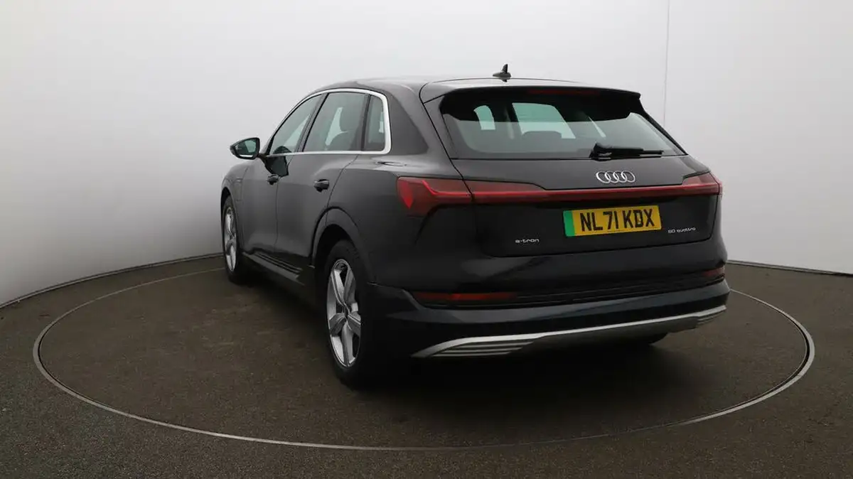 2021-audi-e-tron-50e-technik-station-wagon-big-54