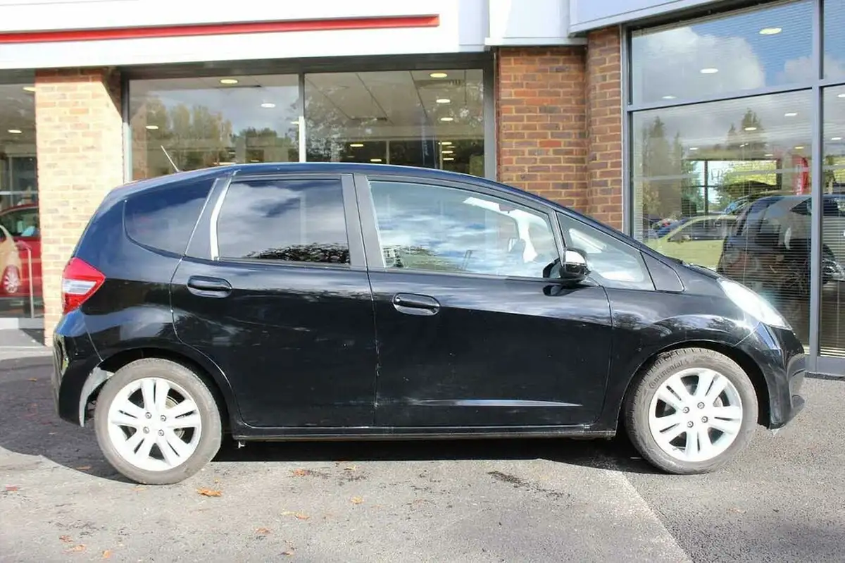 2014-honda-jazz-14-es-plus-cvt-big-4