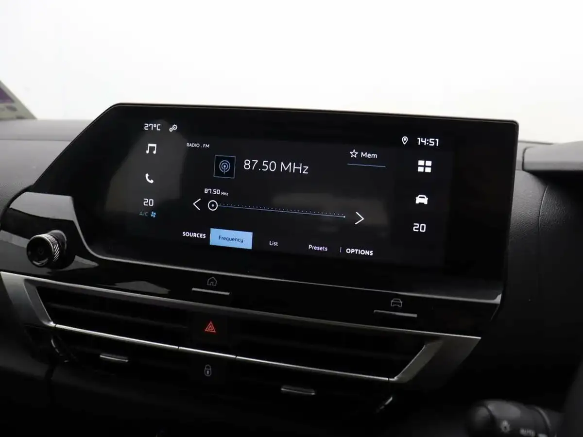 2022-citroen-c4-12-puretech-sense-big-15