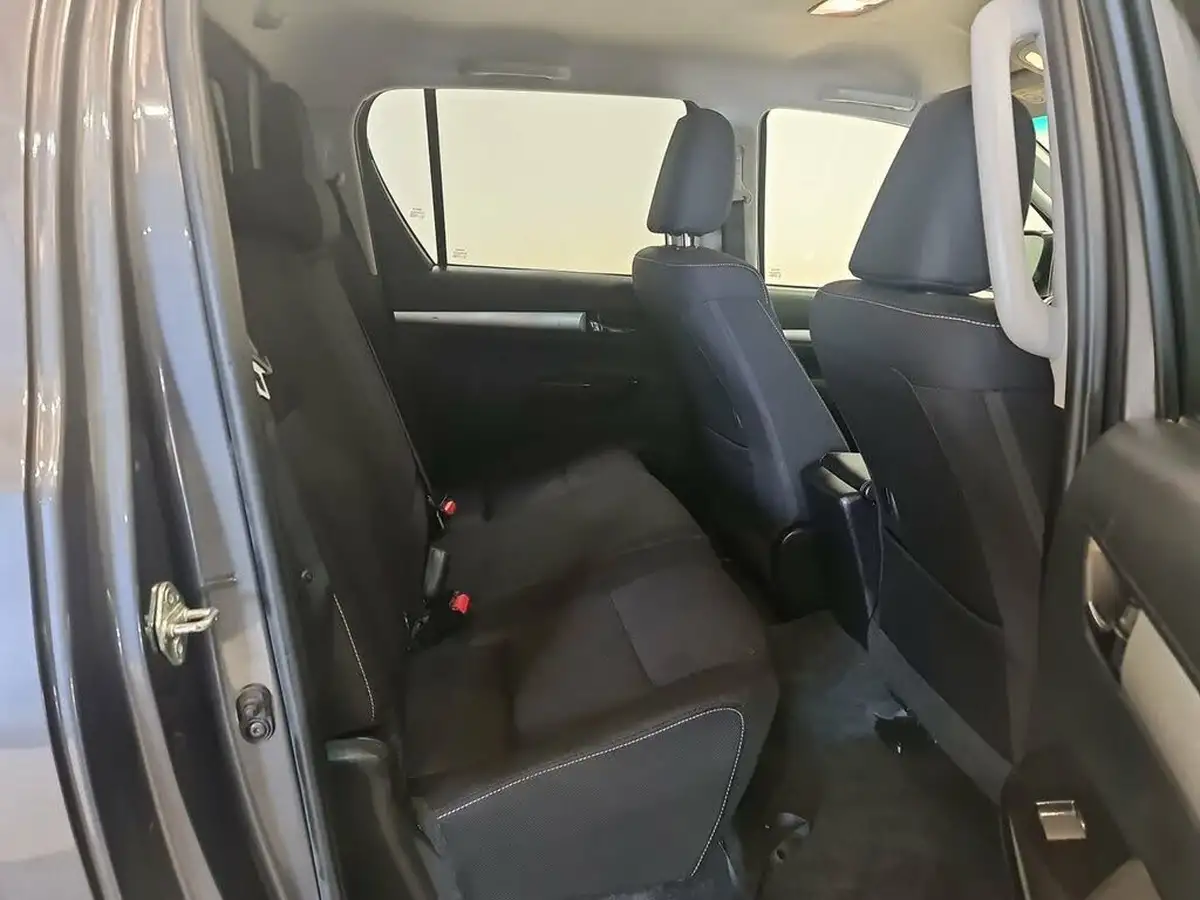 2021-toyota-hi-lux-24d-4d-icon-150hpeu6dt-e-big-24