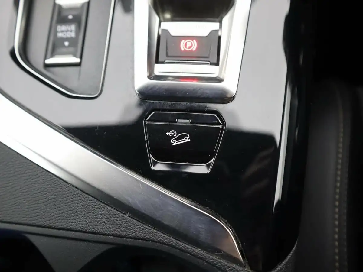 2022-peugeot-3008-suv-16-puretech-gt-premium-300bhp-4wd-hybrid4-e-eat8-big-23