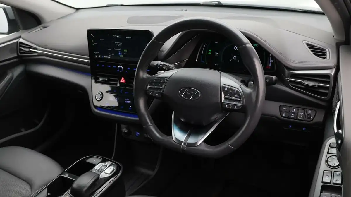 2021-hyundai-ioniq-e-premium-se-electric-100kw-big-9