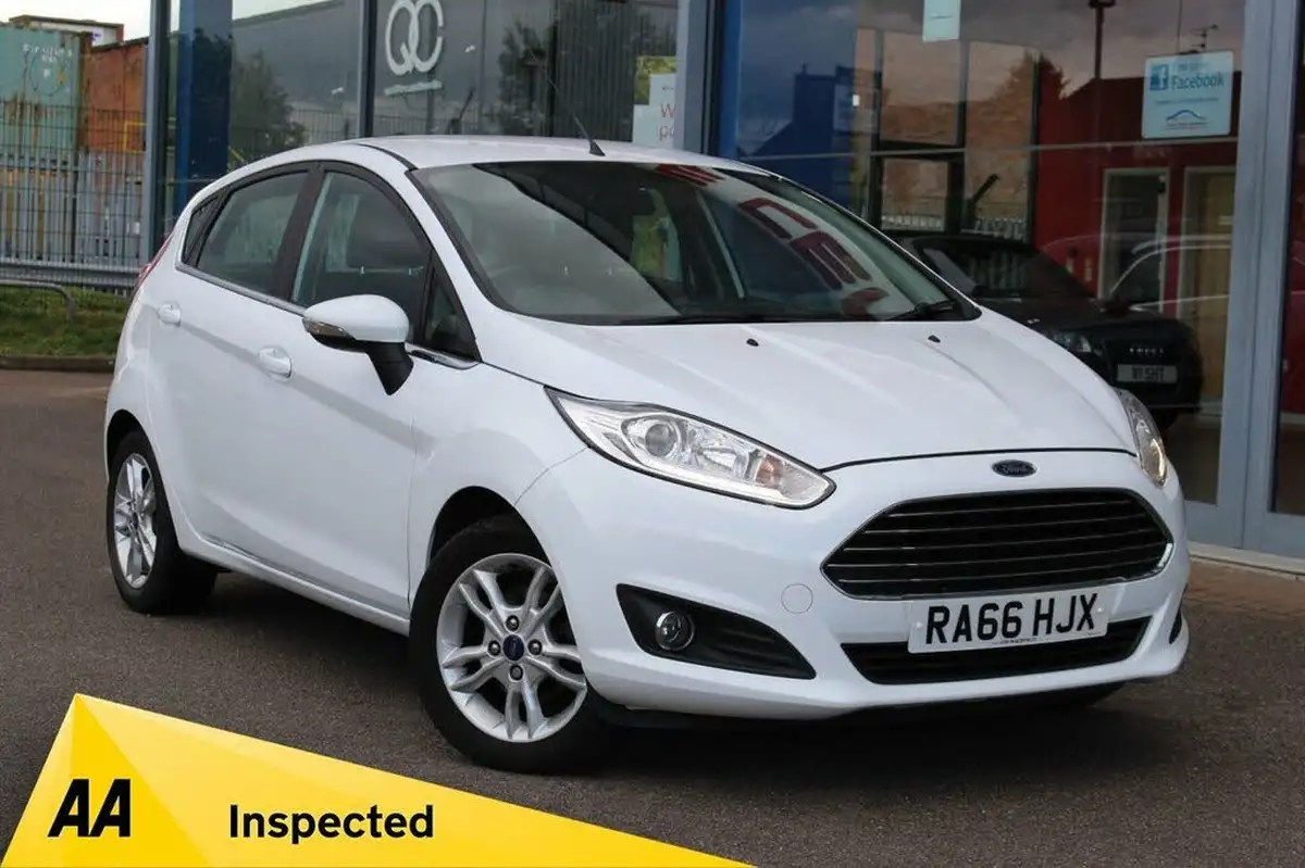 2017-ford-fiesta-125-zetec-5d-big-0