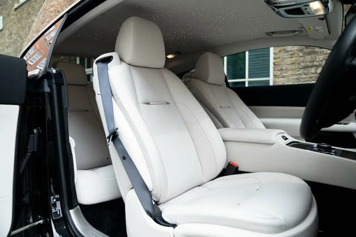 2021-rolls-royce-wraith-66-big-48