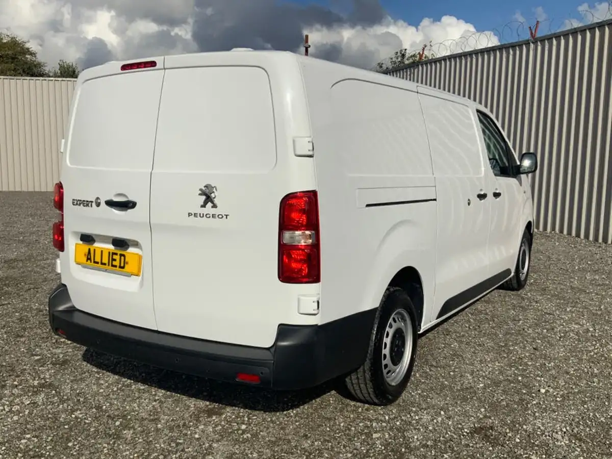 2023-peugeot-expert-15-bluehdi-professional-premium-long-1000-big-8