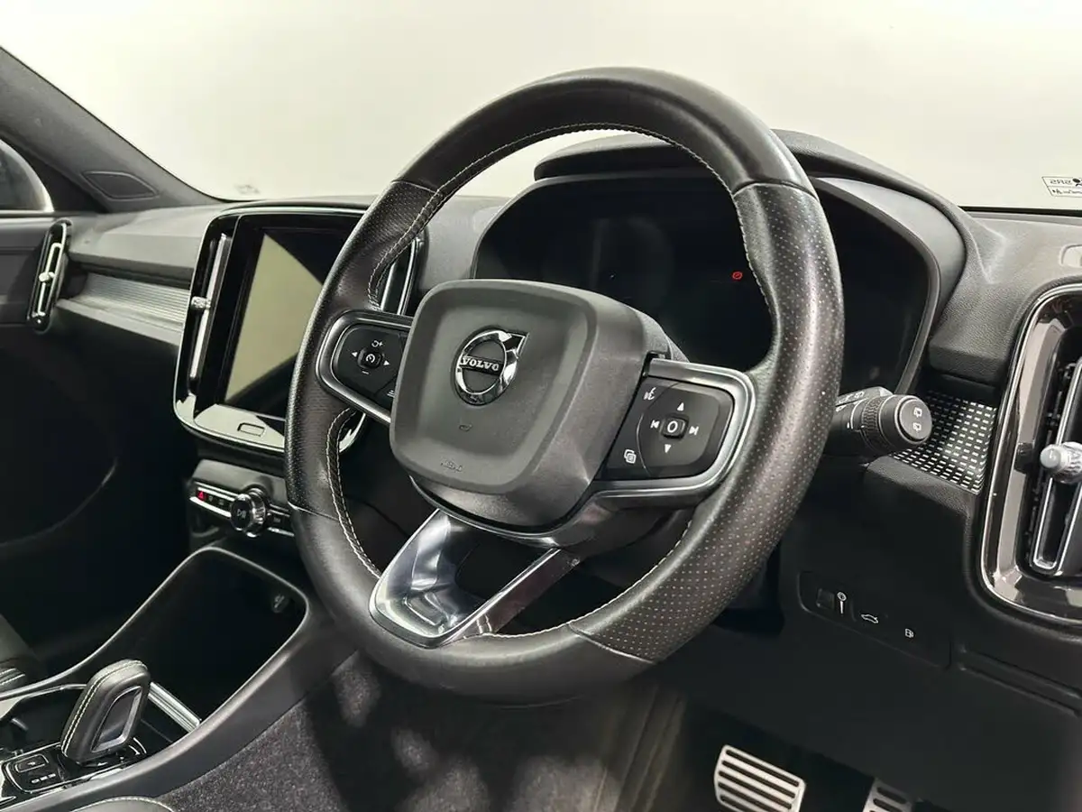 2021-volvo-xc40-15-t5-r-design-262bhp-big-8