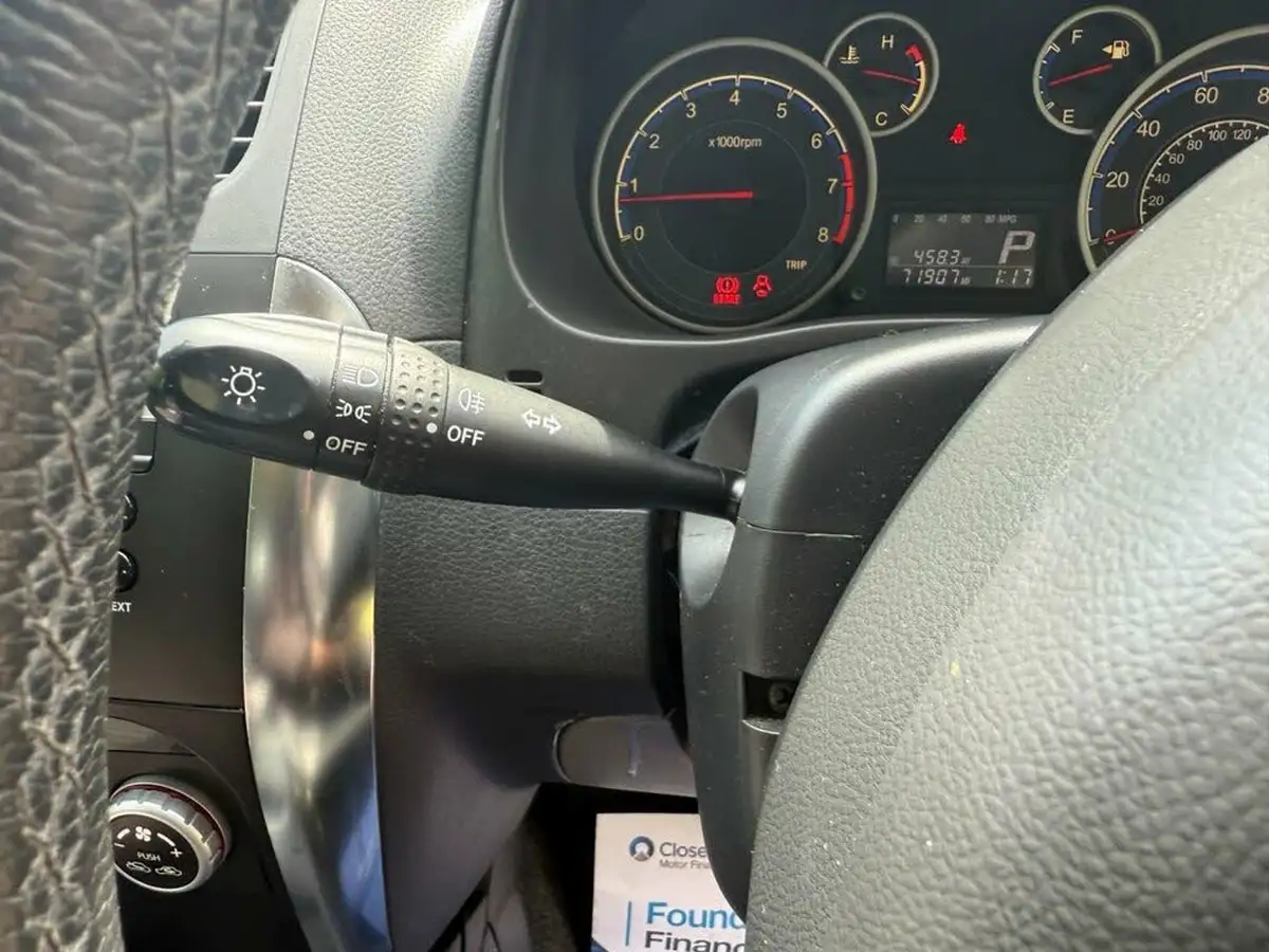 2013-suzuki-sx4-big-22
