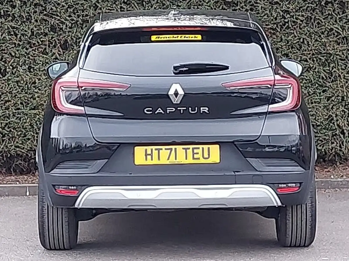 2022-renault-captur-13-tce-iconic-edition-edc-auto-big-17