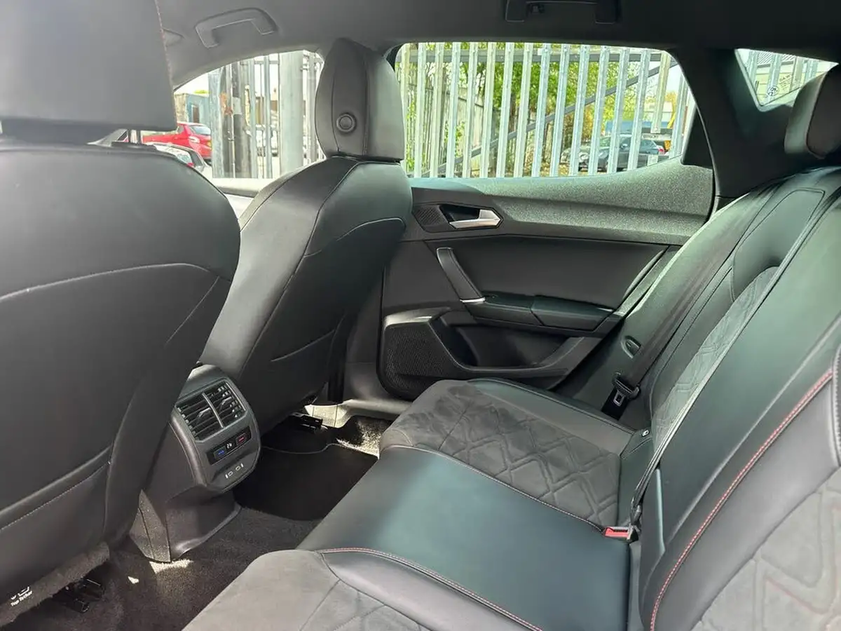 2021-seat-leon-10-etsi-evo-fr-sport-hatchback-big-21